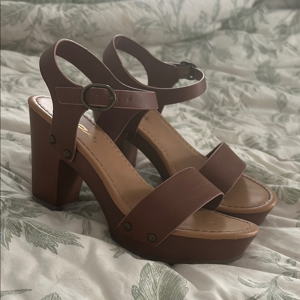 Elegant Brown Block Heel Sandals